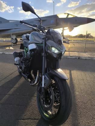 KAWASAKI Z900 KAWASAKI Z900